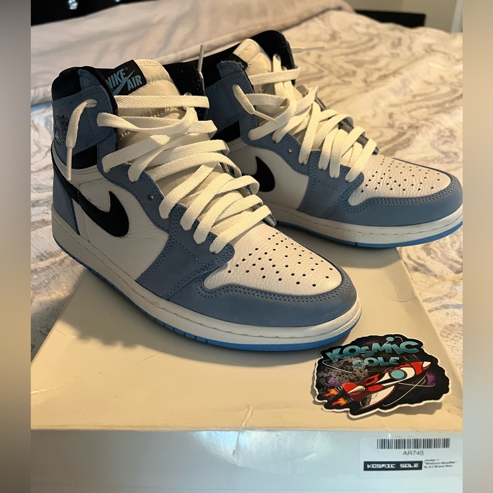 Jordan 1 Retro High OG University Blue - Picture 3 of 3
